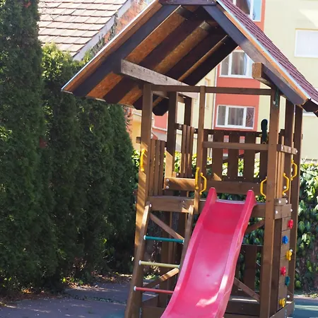 Oázis Hotel*** Szálloda 4*