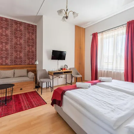호텔 Oazis Hotel*** 나지카니자