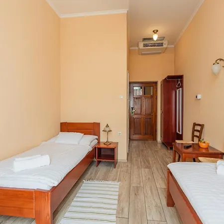 Oazis Hotel*** נג'קניז'ה