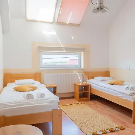 מלון Oazis Hotel***