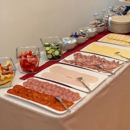 Oazis Hotel*** נג'קניז'ה