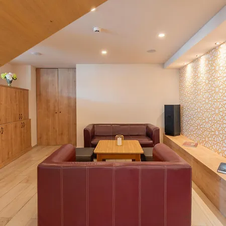 מלון Oazis Hotel***