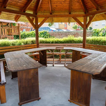 Oazis Hotel*** נג'קניז'ה