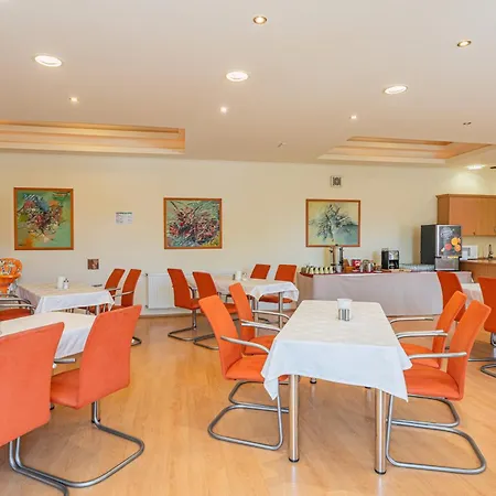 מלון Oazis Hotel*** 3*