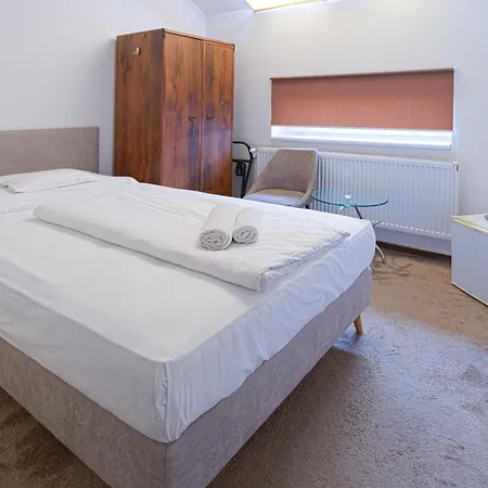 Ξενοδοχείο Oazis Hotel*** 3*