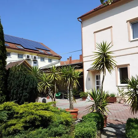 Szálloda Oázis Hotel*** 4*